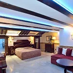 Pantheon Hotel 4*