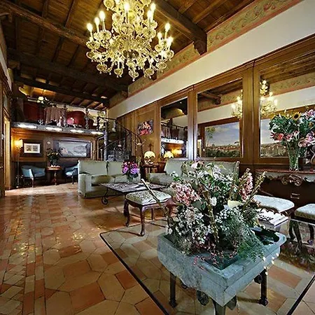 Hotell Pantheon 4*