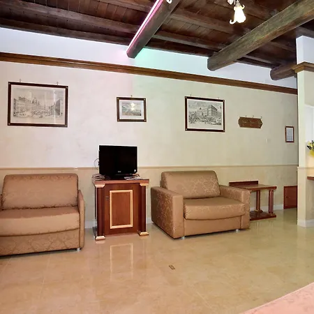Otel Pantheon