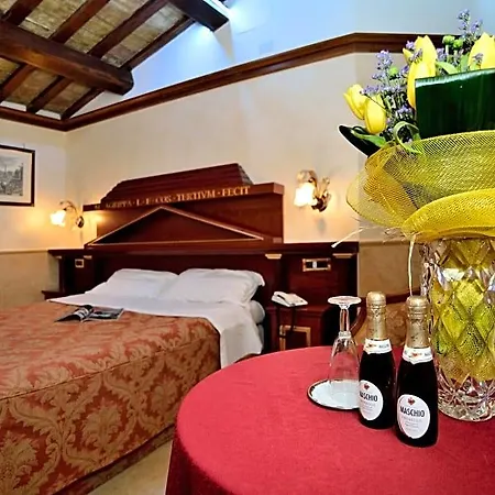 Pantheon Hotel 4*