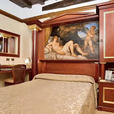 Otel Pantheon