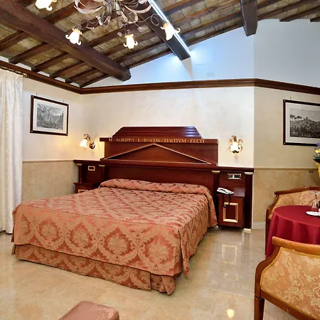 Pantheon Hotel 4*