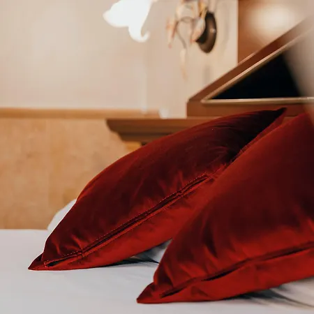 Pantheon Hotel
